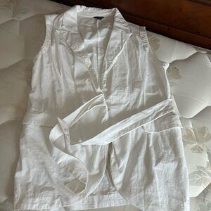 Versona Sleeveless Cream Linen Vest